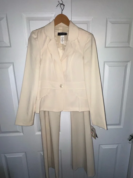 💥SALE💥Vintage City Triangles Ivory Blazer & Pant Suit Set NWT | Size 11 - Picture 1 of 16